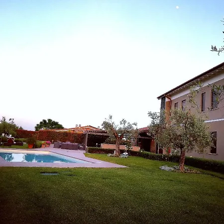 Farma Il Casale Degli Ulivi - - Tenimenti Leone *